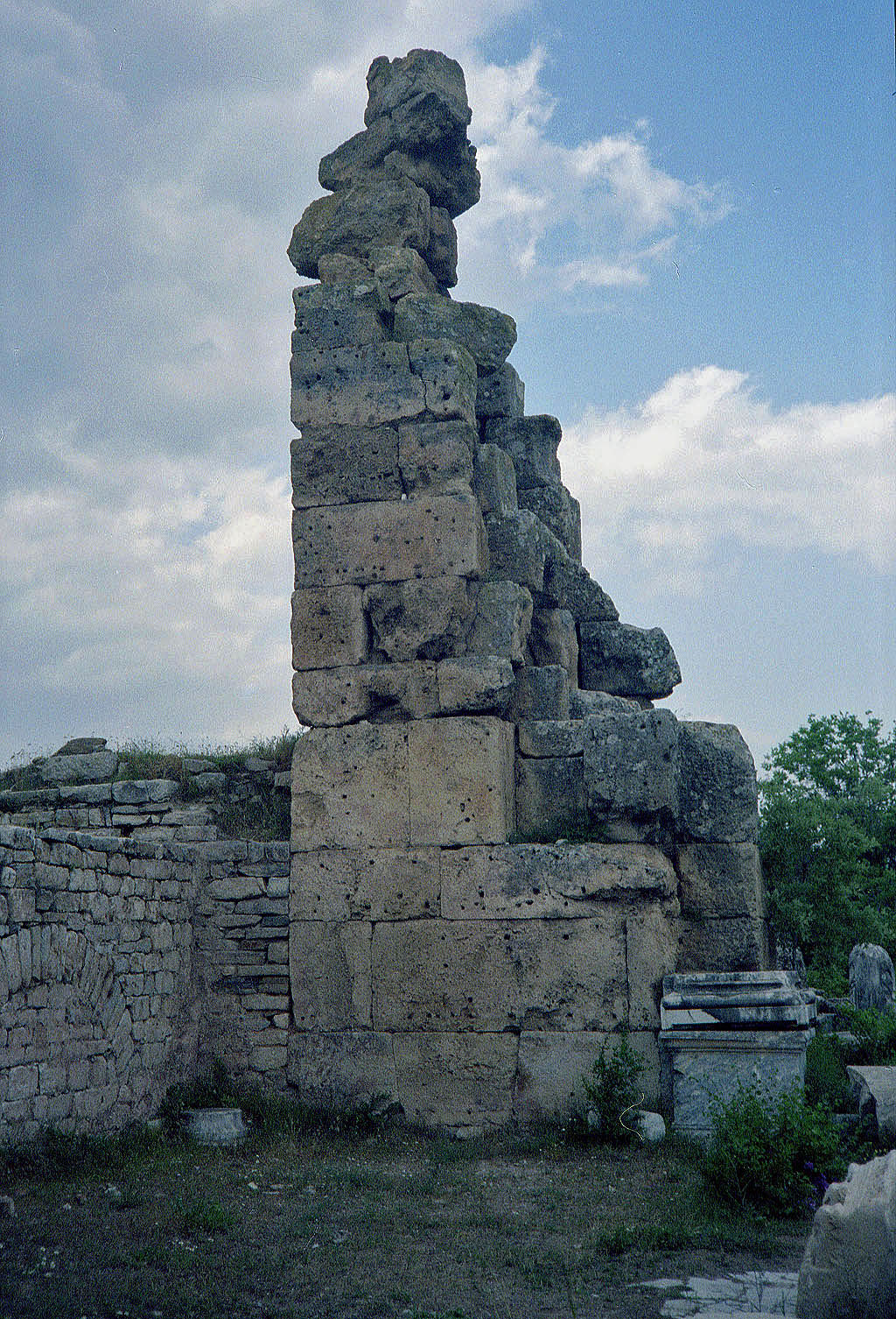 07.04.1993 | Agora | Temenos - Reste