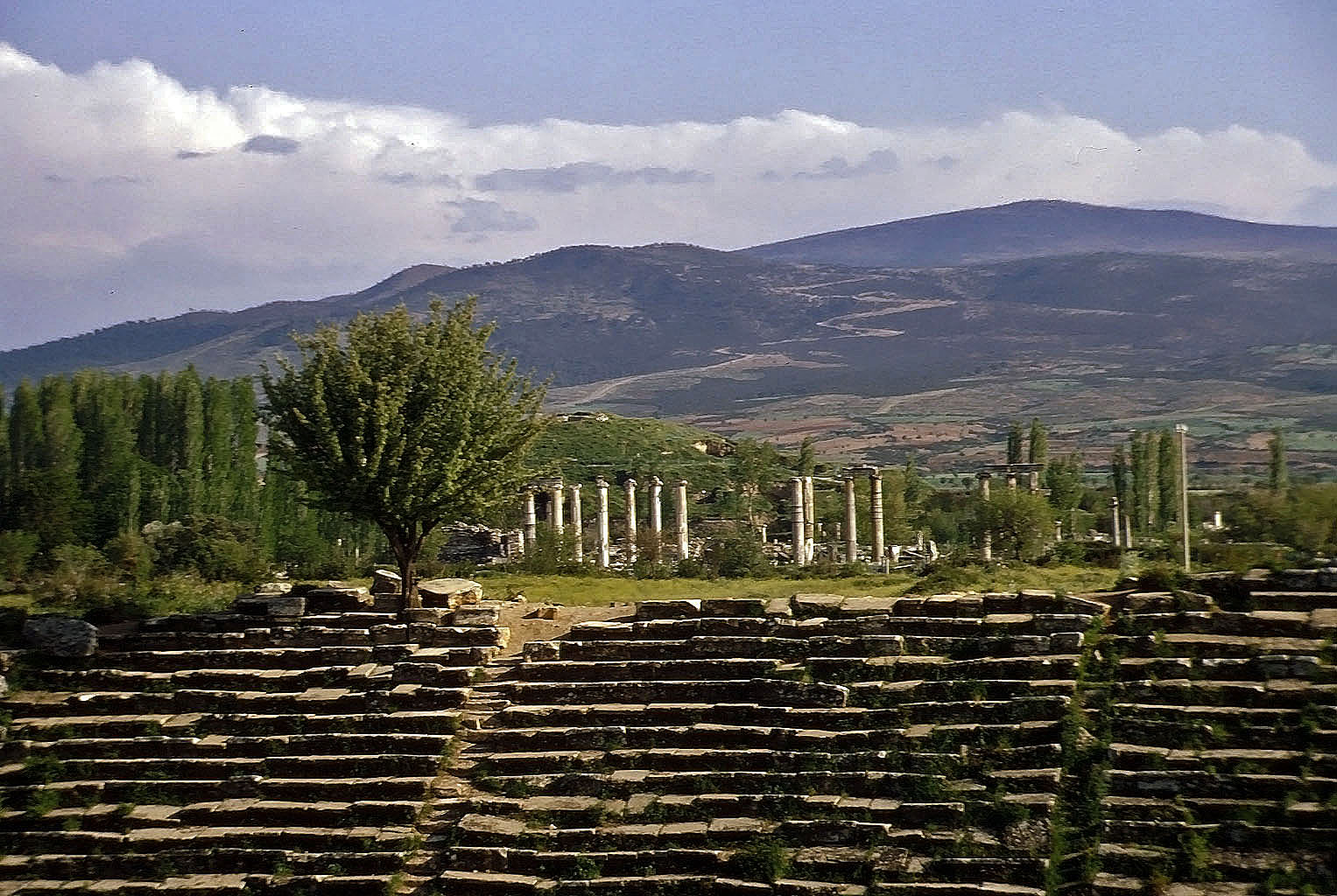 26.04.1993 | Stadion   | südliche Sitzreihen mit Aphrodite-Tempel