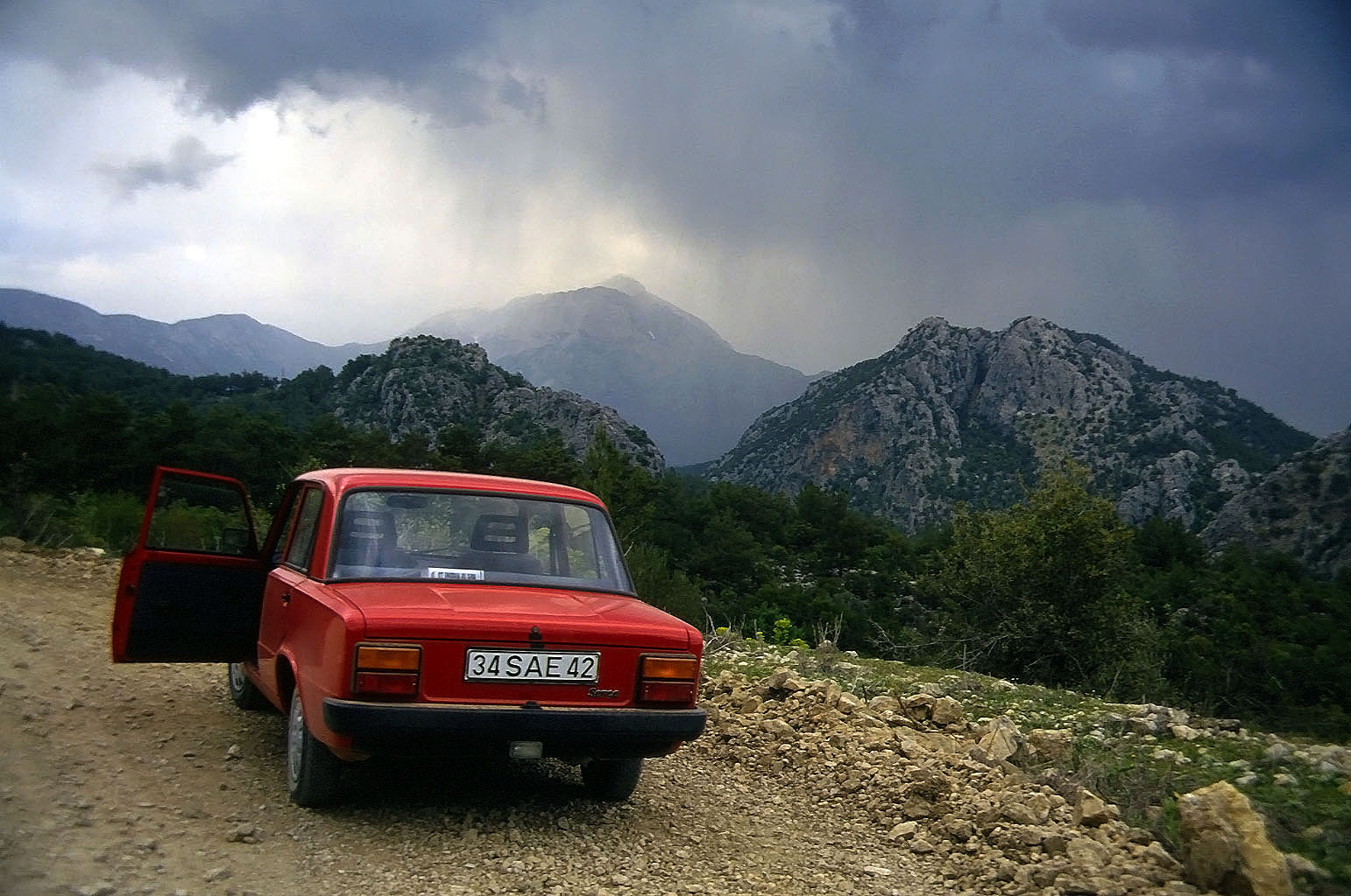 19.04.1993 | vor Finike | Taurusberge im Regen