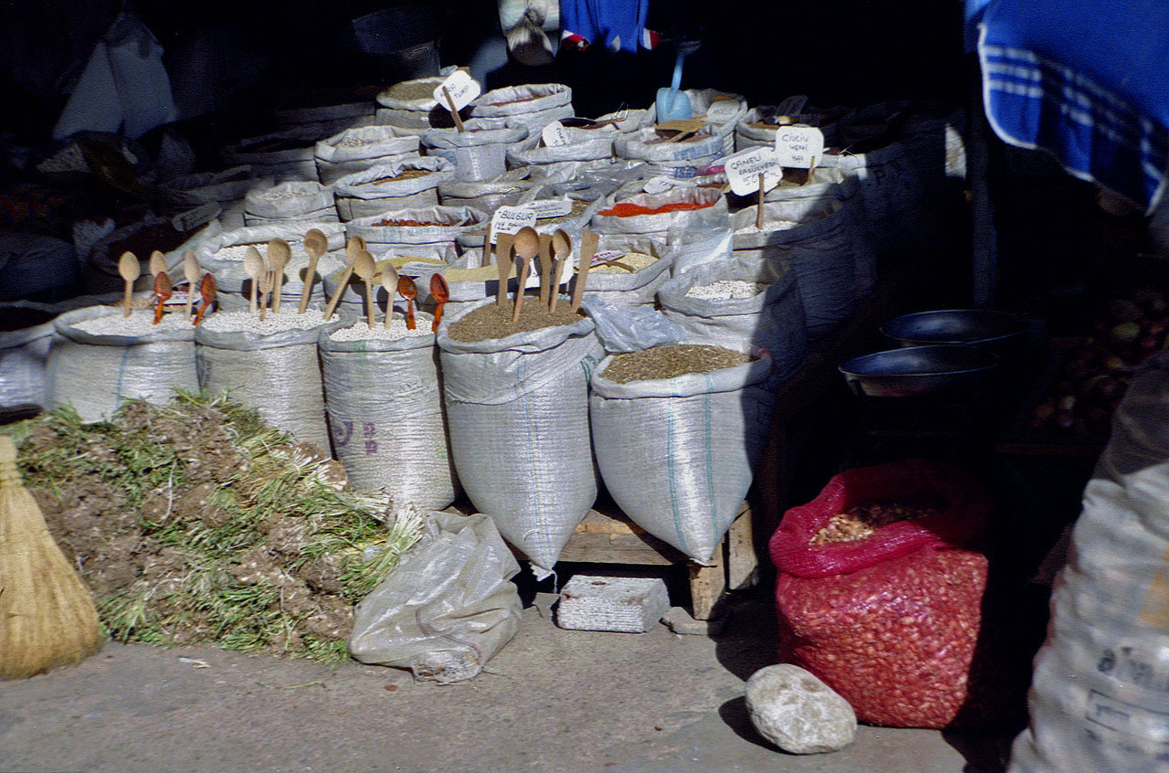 30.09.1992 | Kemer | typischer Marktstand